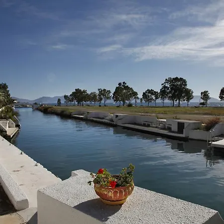 Dom wakacyjny Cozy House In The Venice Of Greece Thermisía